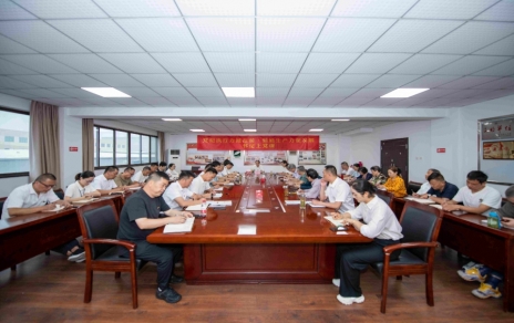 以學(xué)促行、以行促干、正風(fēng)肅紀(jì)，勤廉并重干事業(yè)！